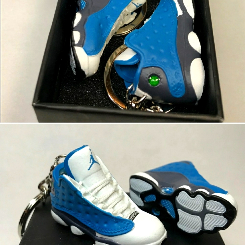 NWT( REVERSIBLE) skullys